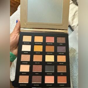 iconic London Booming and Gleaming eyeshadow palette